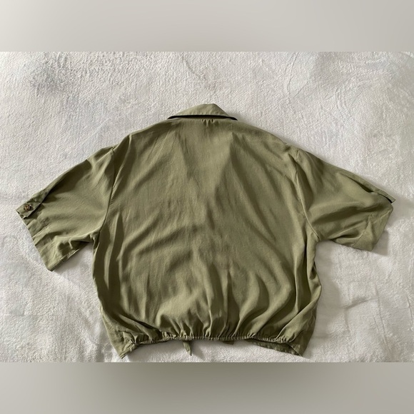 TOPSHOP Green Crop Short Sleeve Button Up Size 8 - Picture 6 of 7